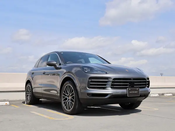 2022 Porsche Cayenne — photo 1