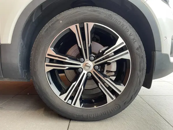 2021 Volvo Xc40 — photo 8 | Tuminion Kenya