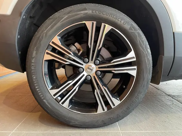 2021 Volvo Xc40 — photo 9 | Tuminion Kenya