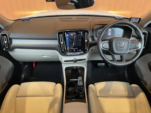 2021 Volvo Xc40 — photo 2 | Tuminion Kenya