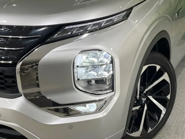 2022 Mitsubishi Outlander — photo 8 | Tuminion Kenya