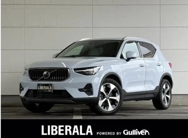 2024 Volvo Xc40 — photo 1