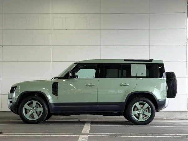 2023 Landrover Defender — photo 8 | Tuminion Kenya
