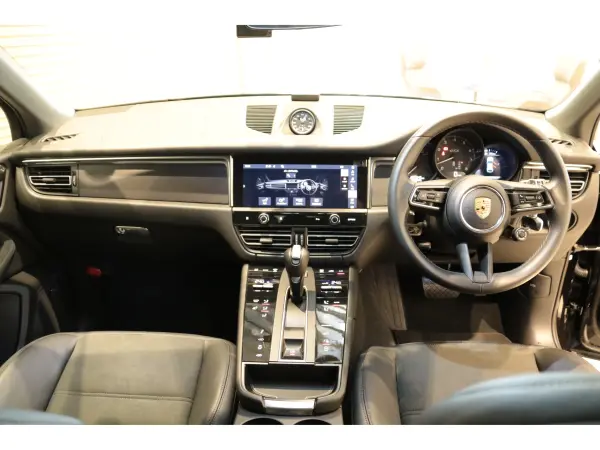 2023 Porsche Macan — photo 2 | Tuminion Kenya