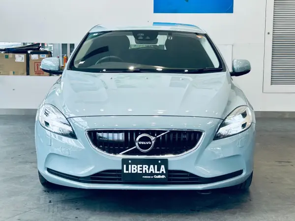 2018 Volvo V40 — photo 8 | Tuminion Kenya
