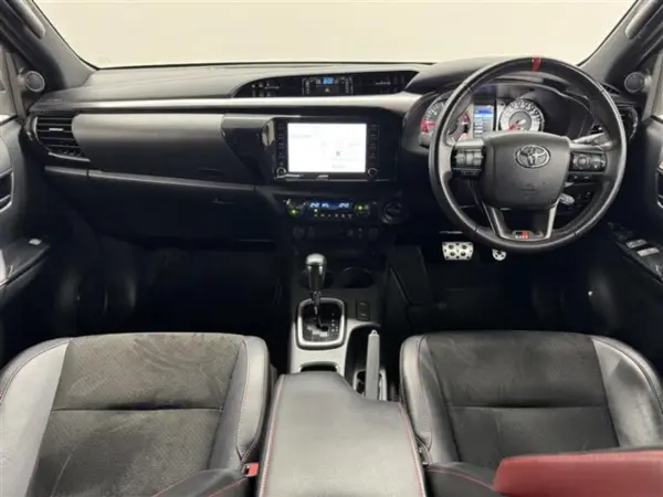 2022 Toyota Hilux — photo 2 | Tuminion Kenya