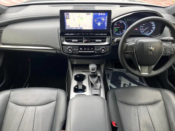 2022 Toyota Crown — photo 2 | Tuminion Kenya