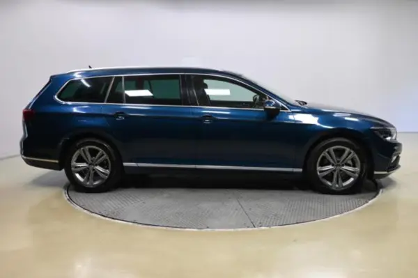 2021 Volkswagen Passat — photo 7 | Tuminion Kenya
