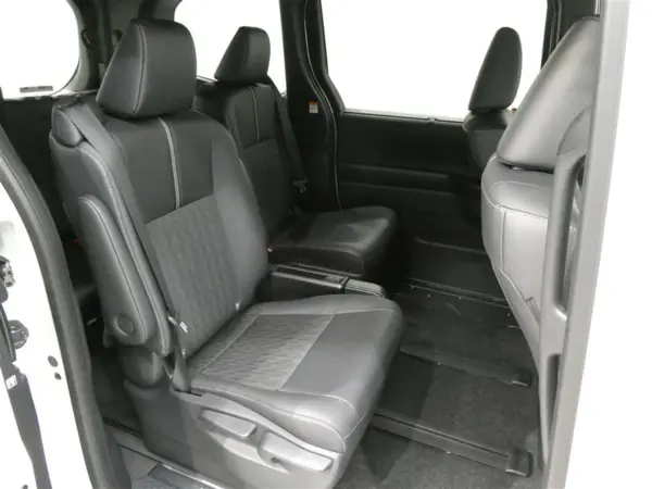 2024 Toyota Noah — photo 9 | Tuminion Kenya