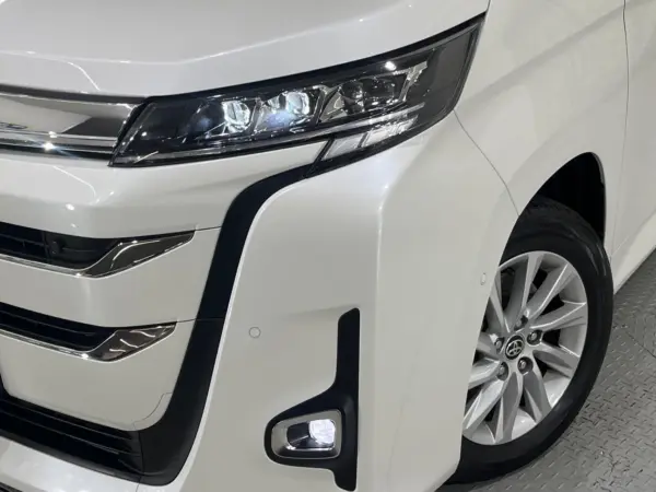 2023 Toyota Noah — photo 8 | Tuminion Kenya