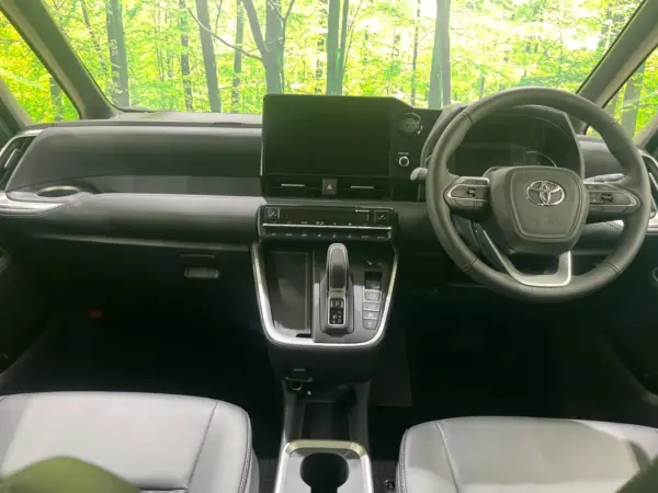 2023 Toyota Noah — photo 2 | Tuminion Kenya