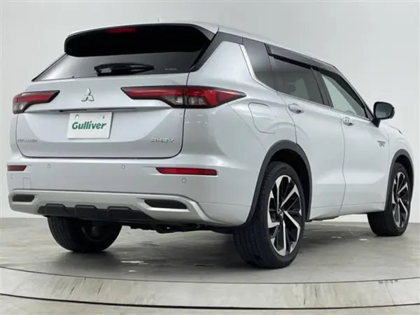 2022 Mitsubishi Outlander — photo 9 | Tuminion Kenya