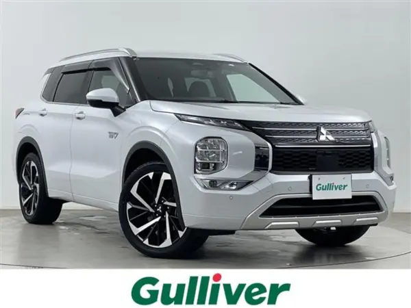 2023 Mitsubishi Outlander — photo 1