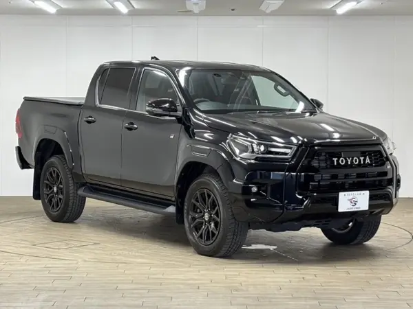 2023 Toyota Hilux — photo 1