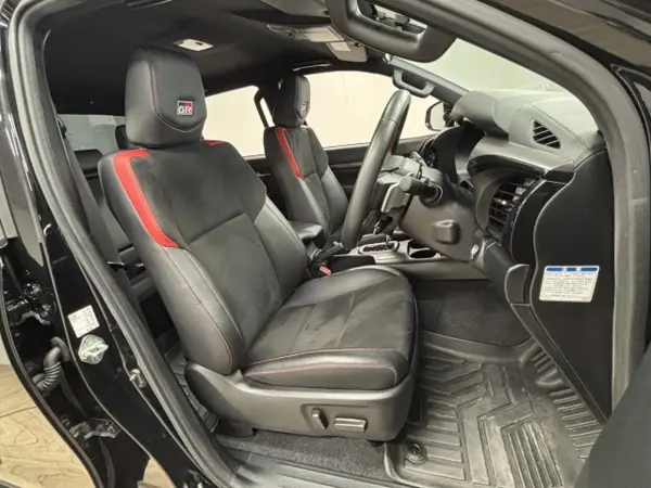 2023 Toyota Hilux — photo 7 | Tuminion Kenya