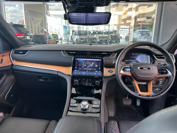 2023 Jeep Grand Cherokee — photo 7 | Tuminion Kenya