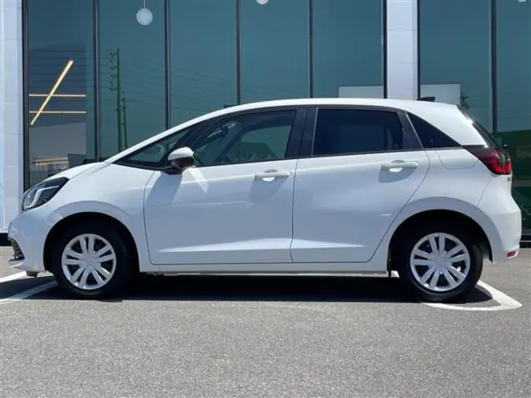 2024 Honda Fit — photo 9 | Tuminion Kenya
