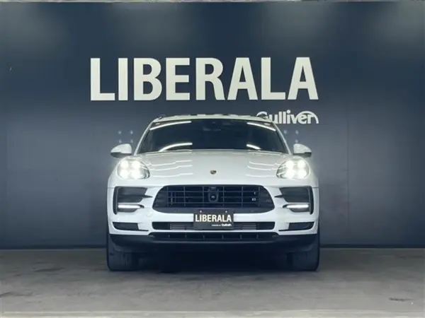 2021 Porsche Macan — photo 8 | Tuminion Kenya