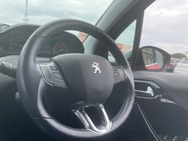 2019 Peugeot 208 — photo 8 | Tuminion Kenya