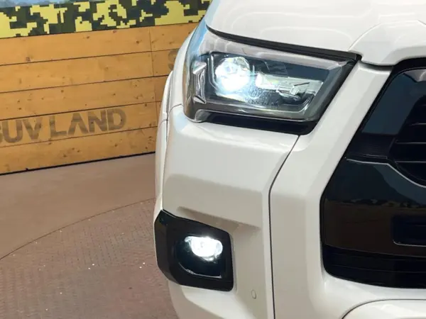 2022 Toyota Hilux — photo 8 | Tuminion Kenya