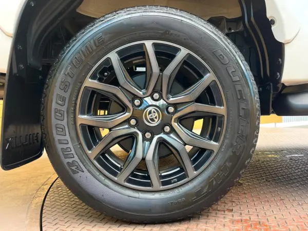 2022 Toyota Hilux — photo 9 | Tuminion Kenya