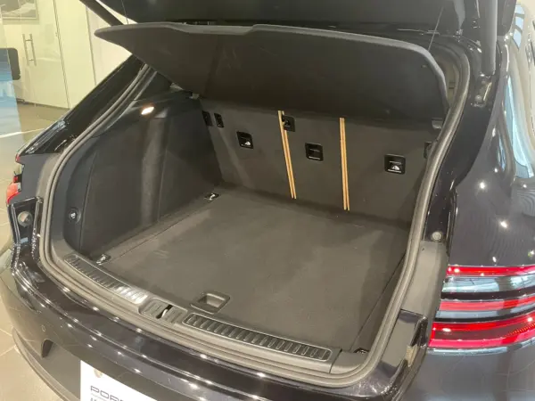 2018 Porsche Macan — photo 8 | Tuminion Kenya