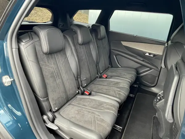 2021 Peugeot 5008 — photo 8 | Tuminion Kenya