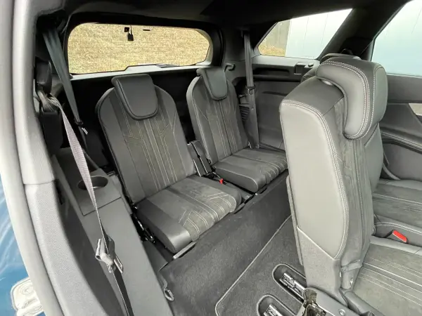 2021 Peugeot 5008 — photo 9 | Tuminion Kenya