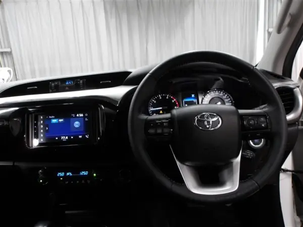 2022 Toyota Hilux — photo 7 | Tuminion Kenya