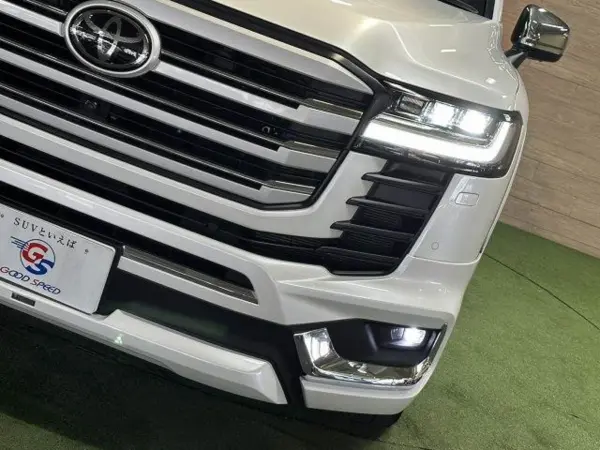 2023 Toyota Landrcuiser 300 — photo 8 | Tuminion Kenya