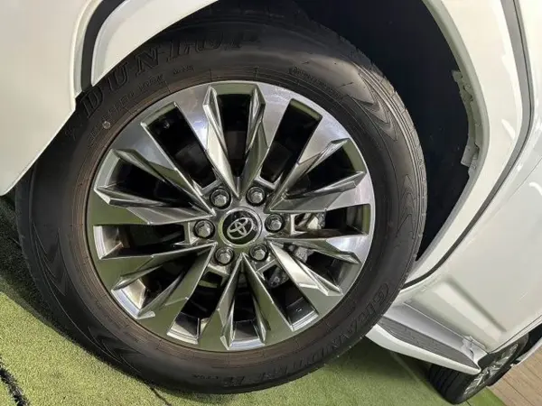 2023 Toyota Landrcuiser 300 — photo 9 | Tuminion Kenya