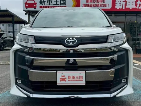 2024 Toyota Noah — photo 8 | Tuminion Kenya