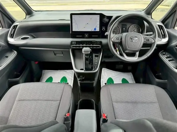 2024 Toyota Noah — photo 3 | Tuminion Kenya