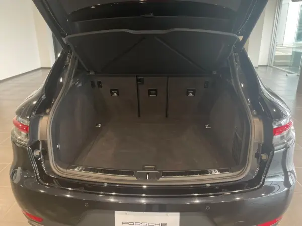 2020 Porsche Macan — photo 7 | Tuminion Kenya