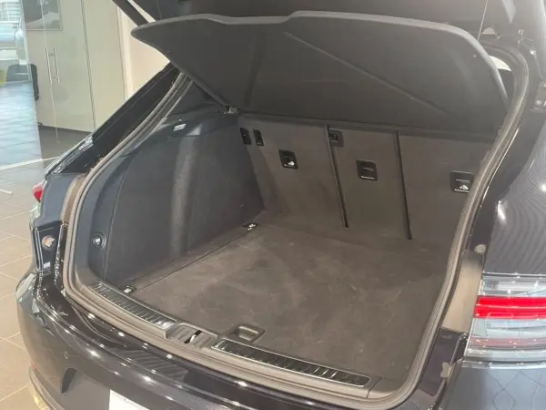2020 Porsche Macan — photo 8 | Tuminion Kenya