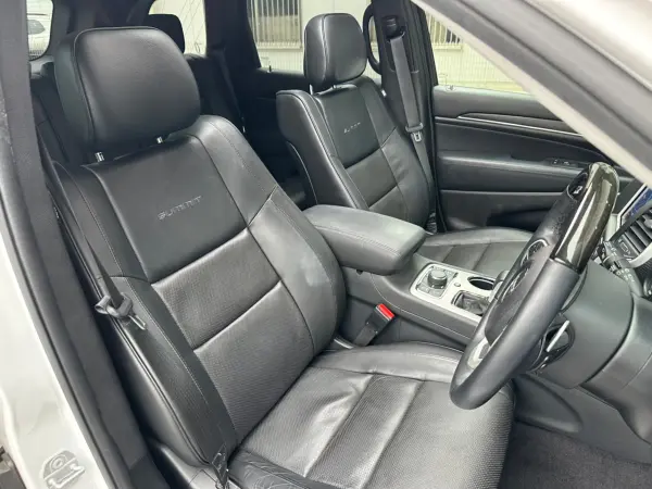 2018 Jeep Grand Cherokee — photo 8 | Tuminion Kenya