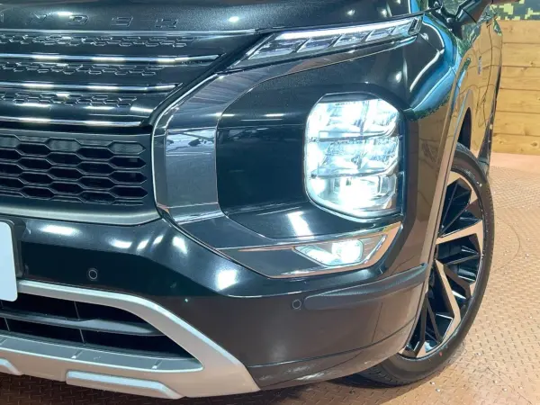 2022 Mitsubishi Outlander — photo 8 | Tuminion Kenya