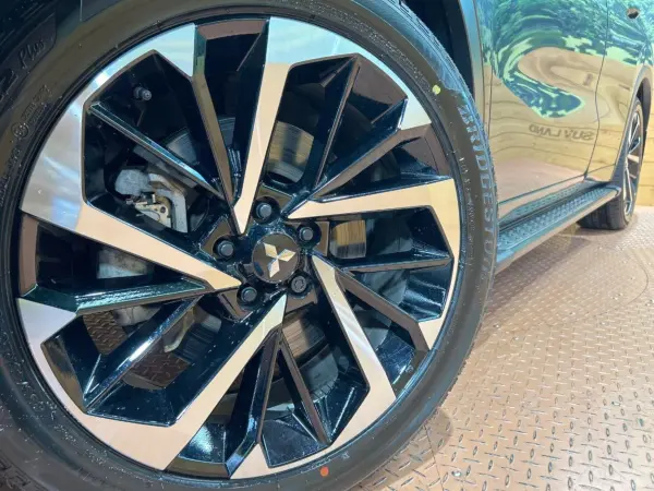 2022 Mitsubishi Outlander — photo 9 | Tuminion Kenya