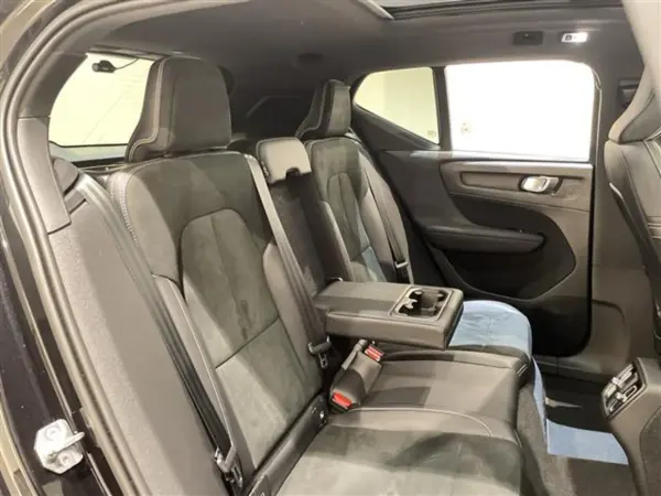2021 Volvo Xc40 — photo 2 | Tuminion Kenya