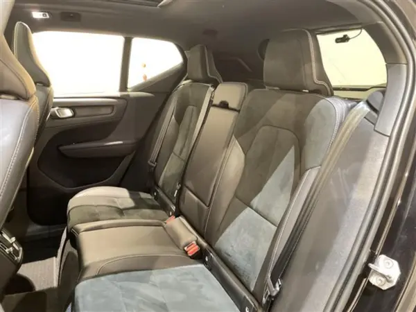 2021 Volvo Xc40 — photo 3 | Tuminion Kenya