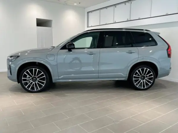 2025 Volvo Xc90 — photo 7 | Tuminion Kenya
