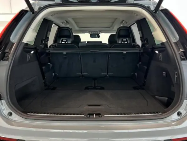 2025 Volvo Xc90 — photo 9 | Tuminion Kenya