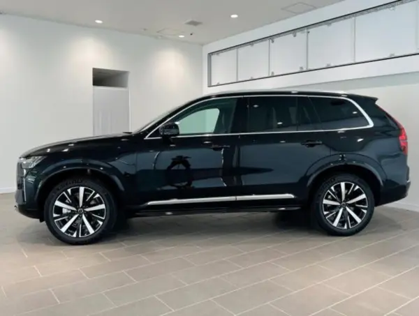 2025 Volvo Xc90 — photo 7 | Tuminion Kenya