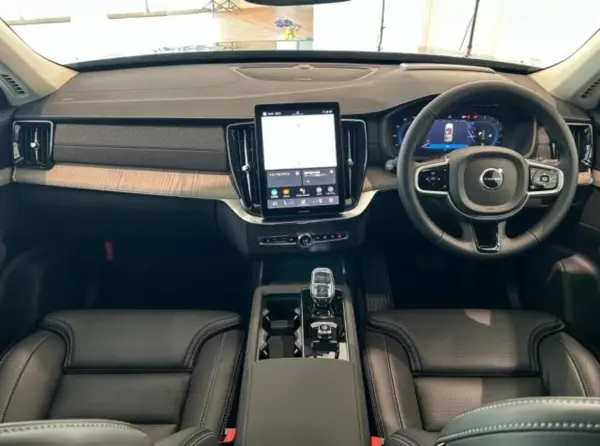 2025 Volvo Xc90 — photo 2 | Tuminion Kenya