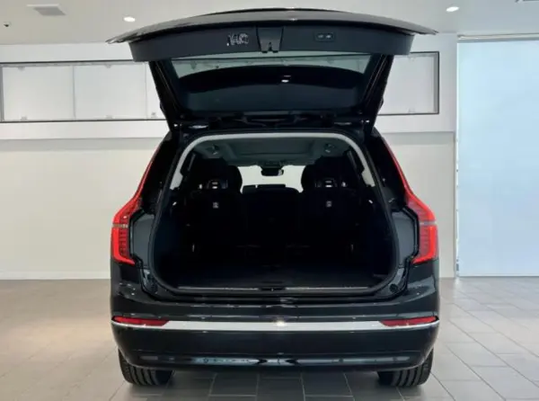 2025 Volvo Xc90 — photo 8 | Tuminion Kenya