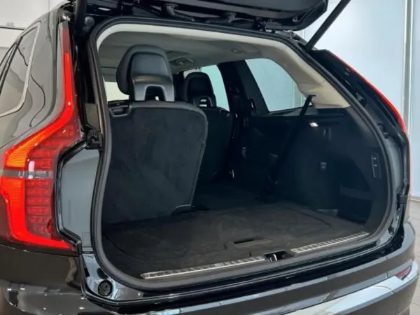2025 Volvo Xc90 — photo 9 | Tuminion Kenya