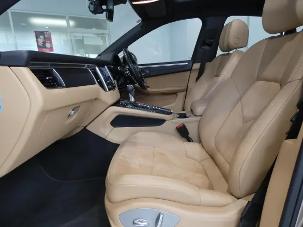 2018 Porsche Macan — photo 9 | Tuminion Kenya