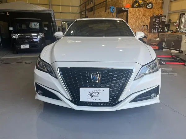 2018 Toyota Crown — photo 2 | Tuminion Kenya