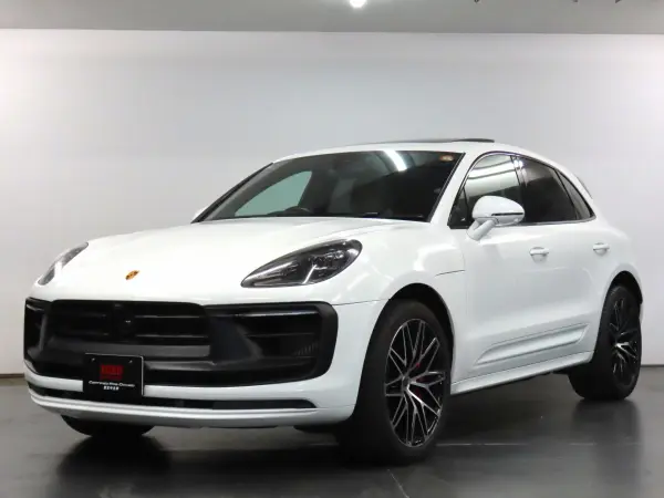 2022 Porsche Macan — photo 1