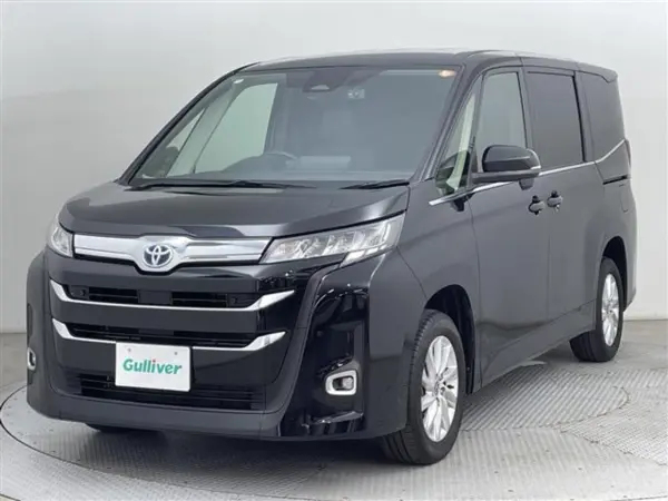 2022 Toyota Noah — photo 7 | Tuminion Kenya